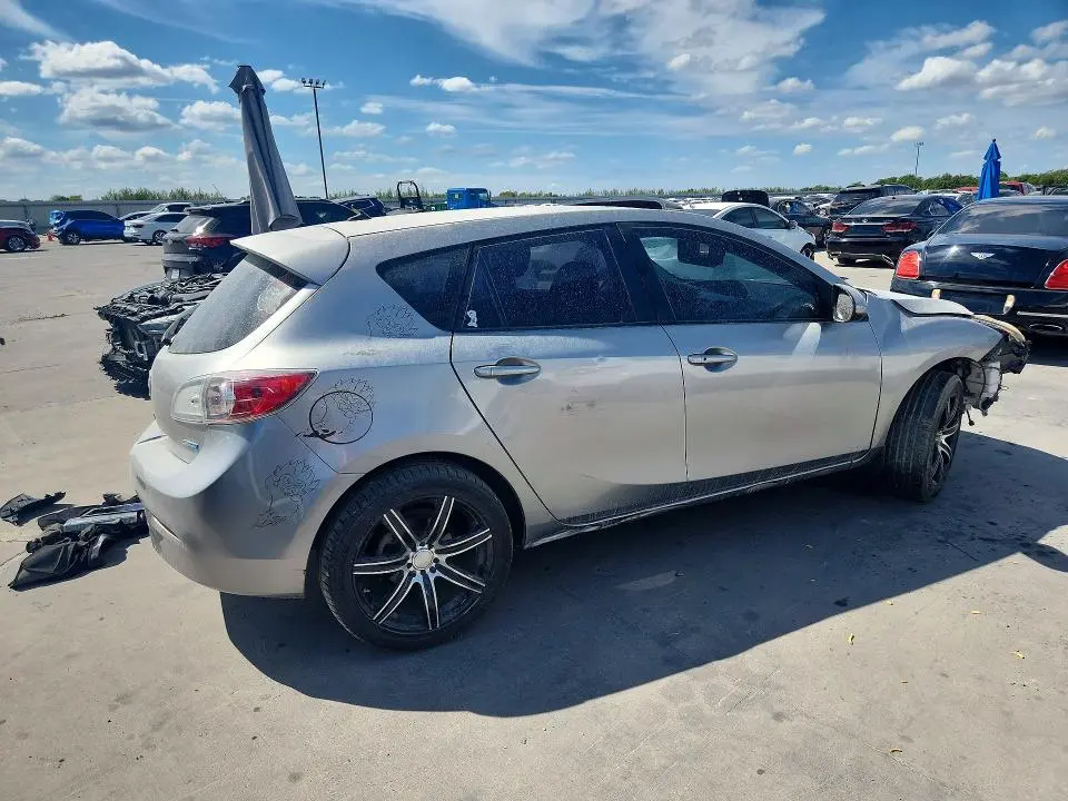 2013 MAZDA 3 I  