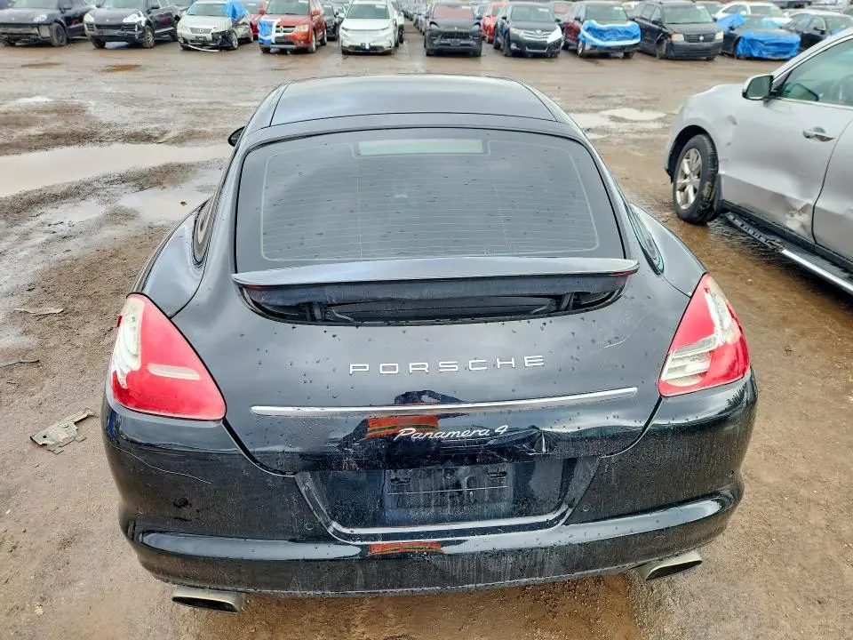 2011 PORSCHE PANAMERA 2  