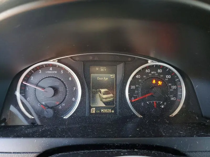 2015 TOYOTA CAMRY SE  
