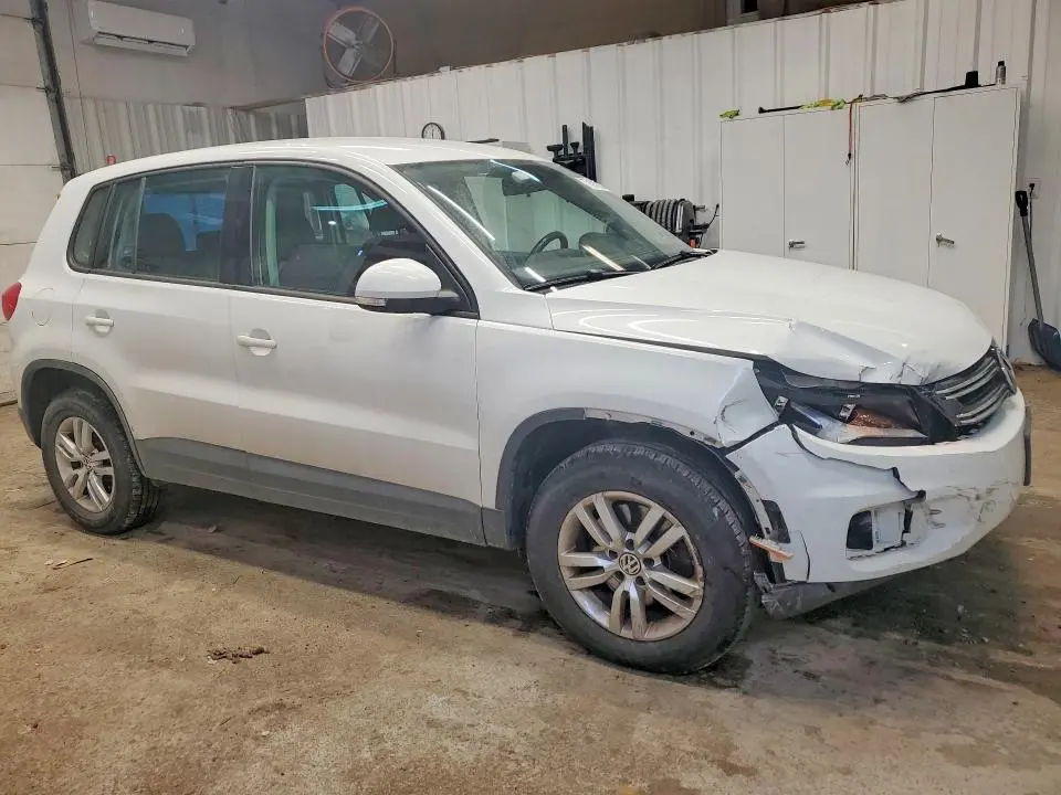 2014 VOLKSWAGEN TIGUAN S  