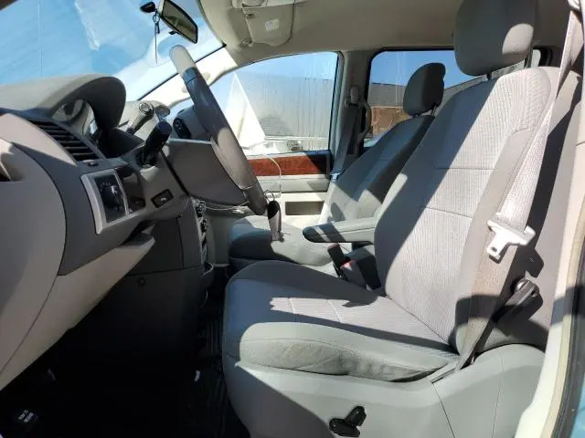 2010 CHRYSLER TOWN & COUNTRY TOURING  