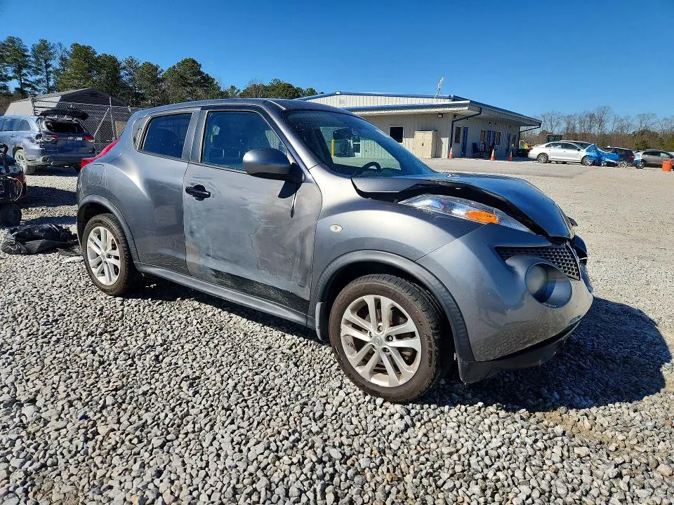 2013 NISSAN JUKE S  