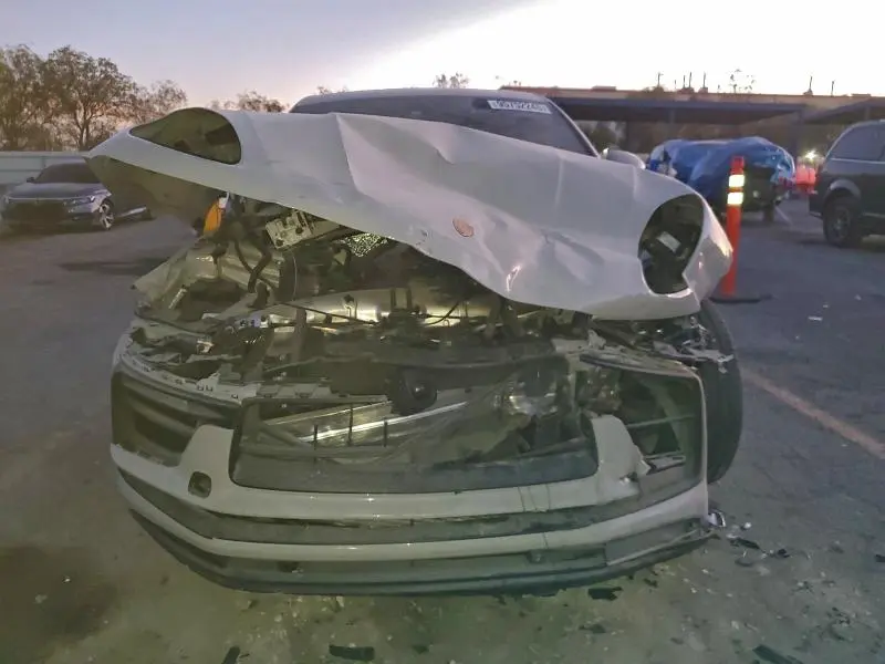 2023 PORSCHE MACAN BASE  