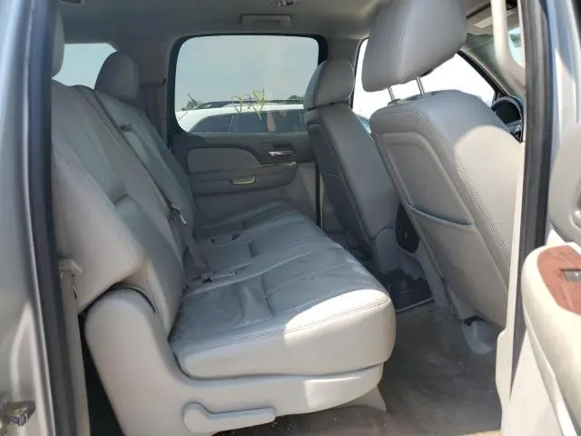 2012 CHEVROLET SUBURBAN K1500 LT  