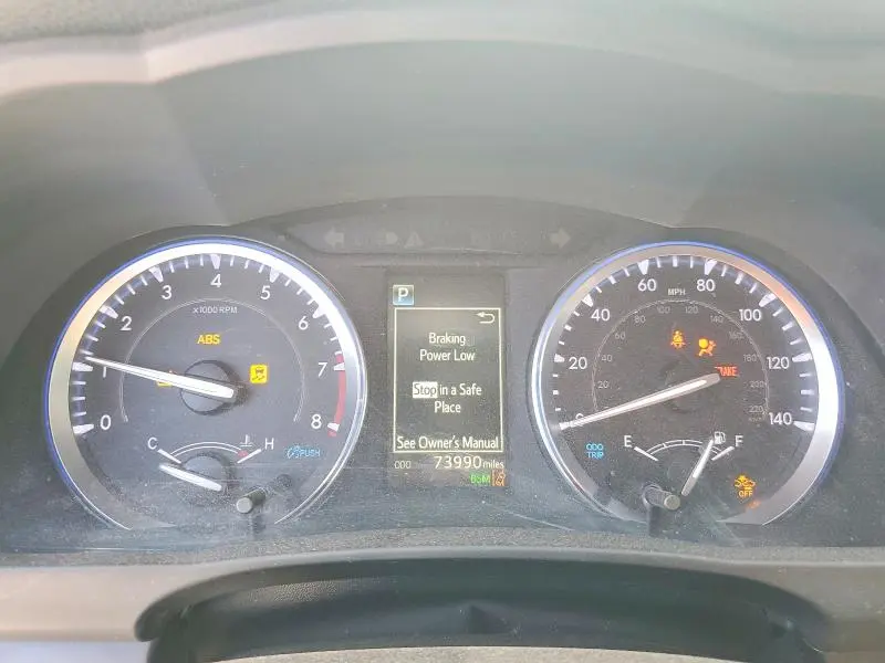 2019 TOYOTA HIGHLANDER SE  