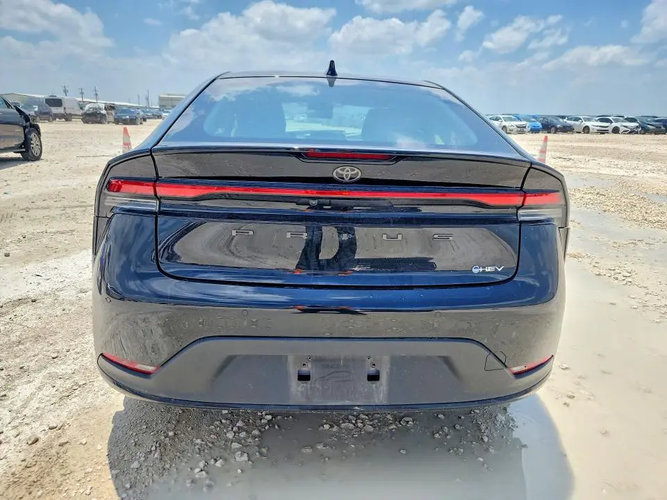 2024 TOYOTA PRIUS LE  
