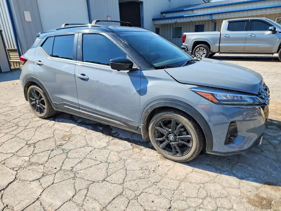 2021 NISSAN KICKS SR  