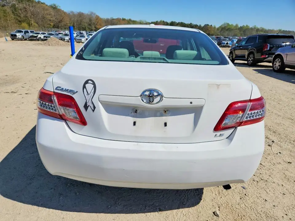 2011 TOYOTA CAMRY LE  