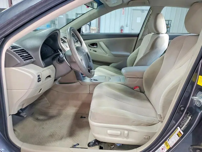 2011 TOYOTA CAMRY SE  