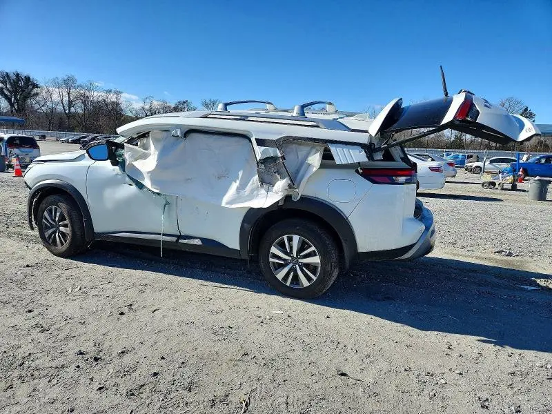 2024 NISSAN PATHFINDER SL  