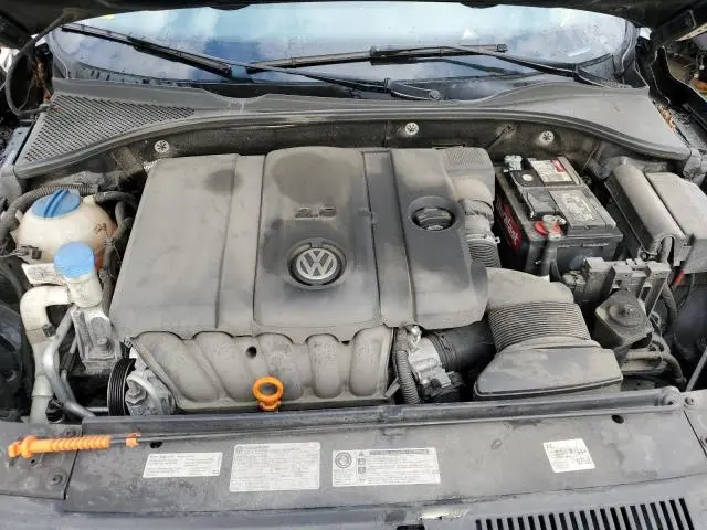 2013 VOLKSWAGEN PASSAT S  