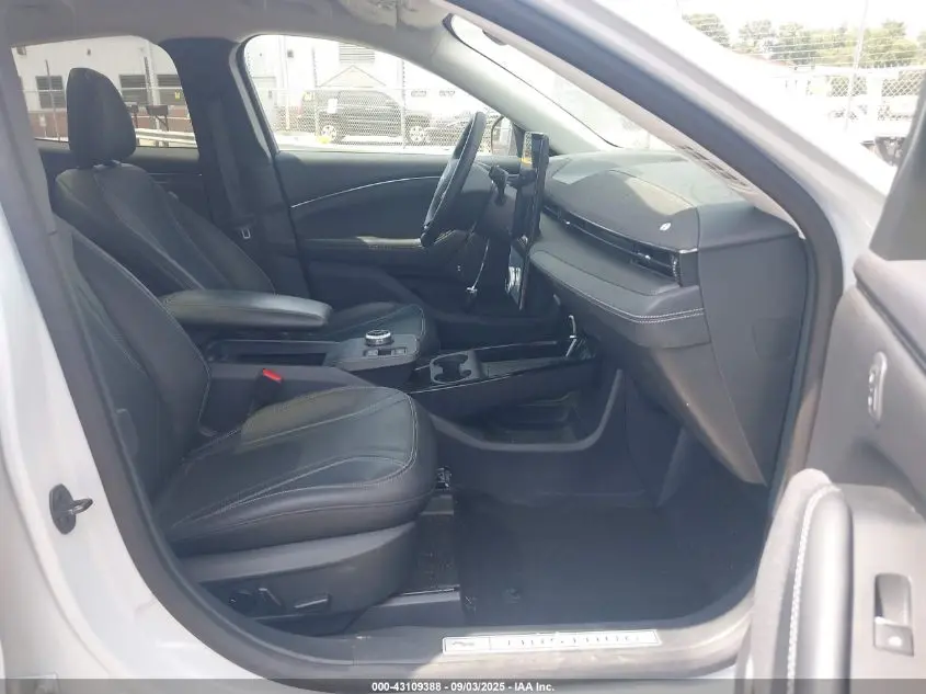 2022 FORD MUSTANG MACH-E PREMIUM