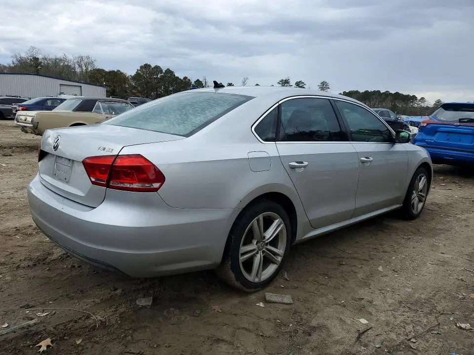 2014 VOLKSWAGEN PASSAT SE  