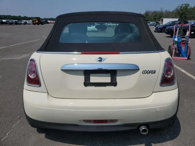 2011 MINI COOPER   