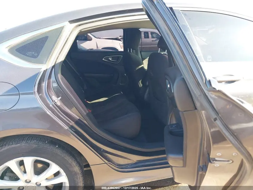 2015 CHRYSLER 200 LIMITED