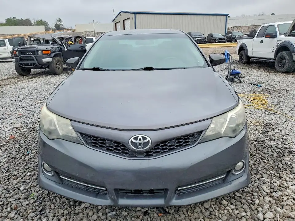 2014 TOYOTA CAMRY SE  