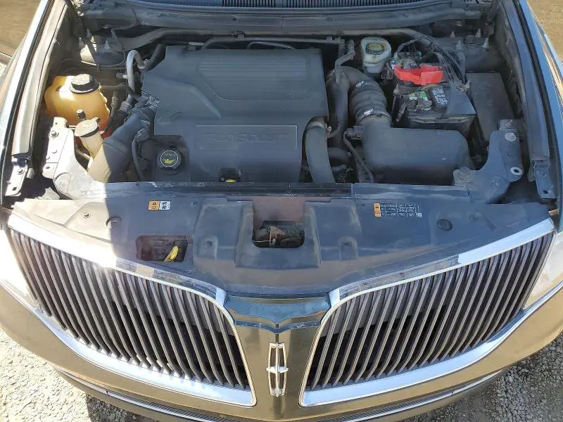 2015 LINCOLN MKT   