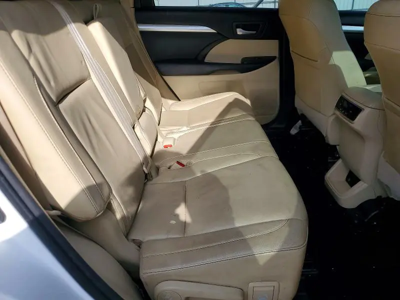 2015 TOYOTA HIGHLANDER XLE  