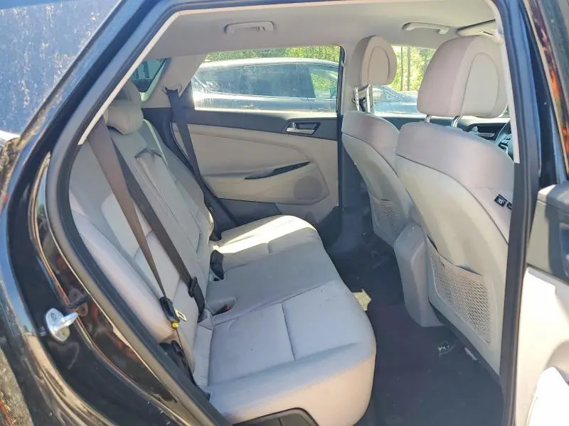 2018 HYUNDAI TUCSON SE  