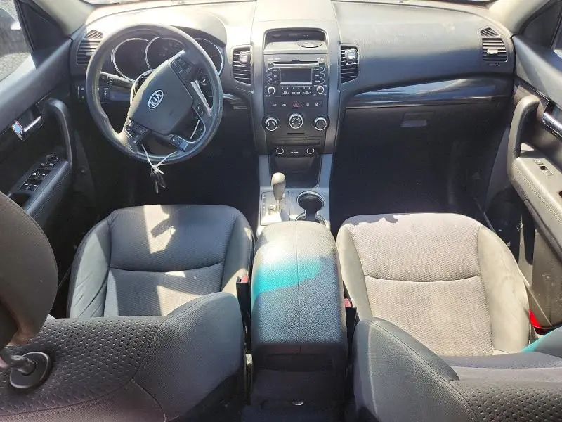 2011 KIA SORENTO LX  