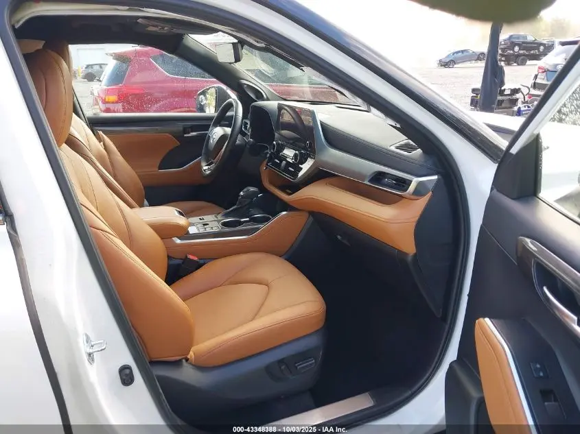 2023 TOYOTA HIGHLANDER HYBRID PLATINUM