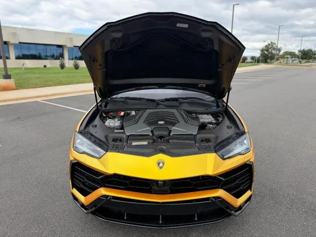 2019 LAMBORGHINI URUS   