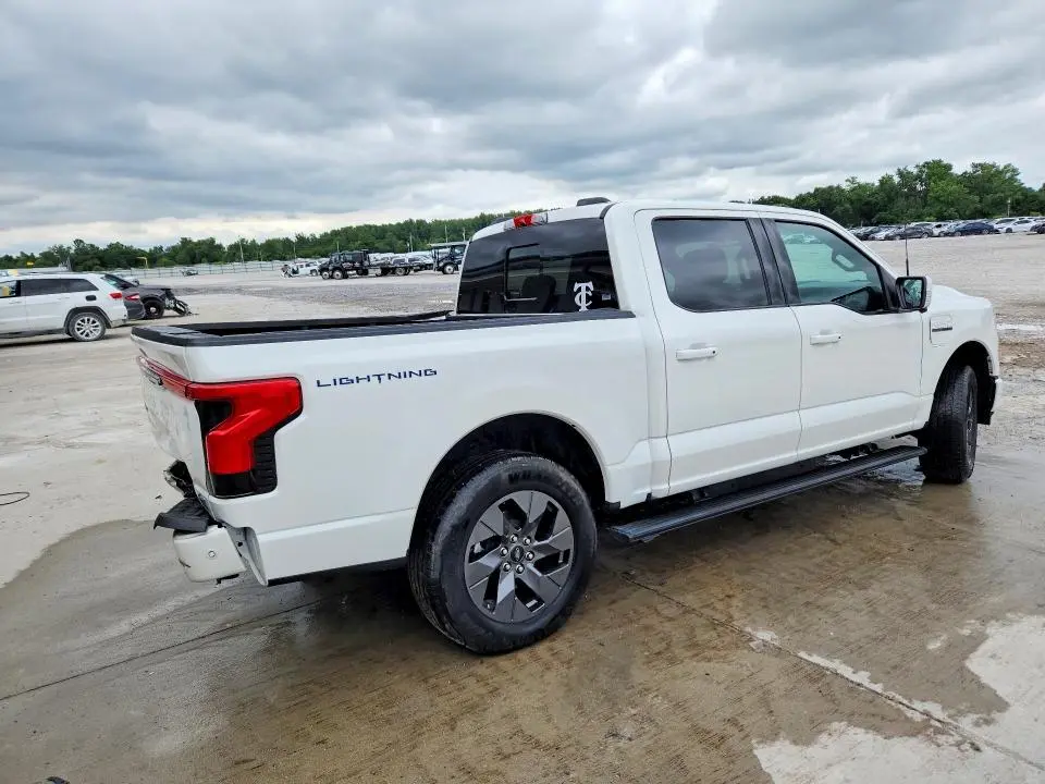 2023 FORD F150 LIGHTNING PRO  