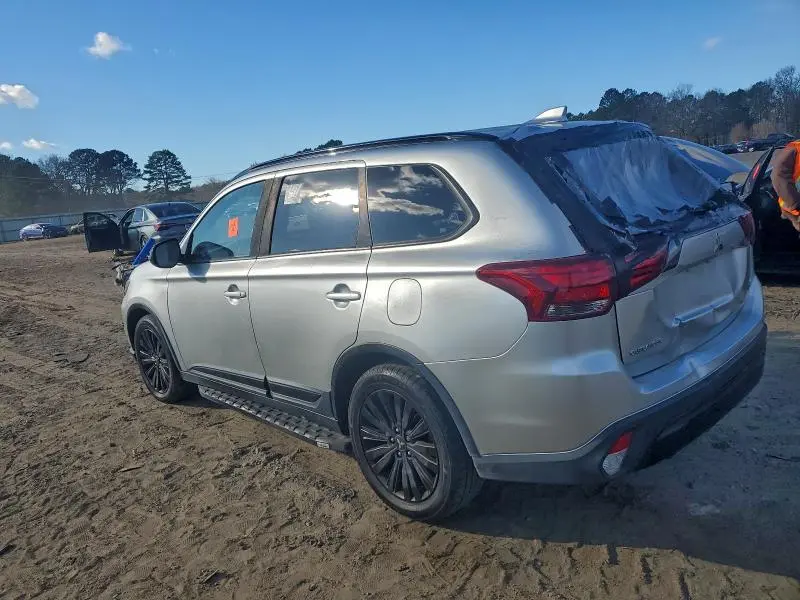 2020 MITSUBISHI OUTLANDER SE  