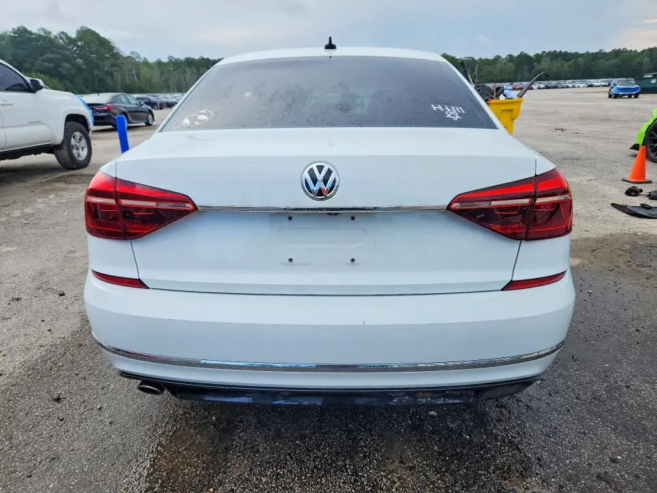 2017 VOLKSWAGEN PASSAT R-LINE  