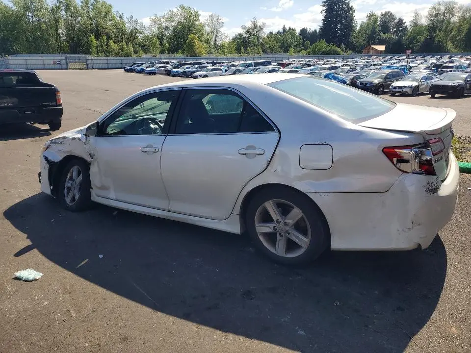 2014 TOYOTA CAMRY SE  
