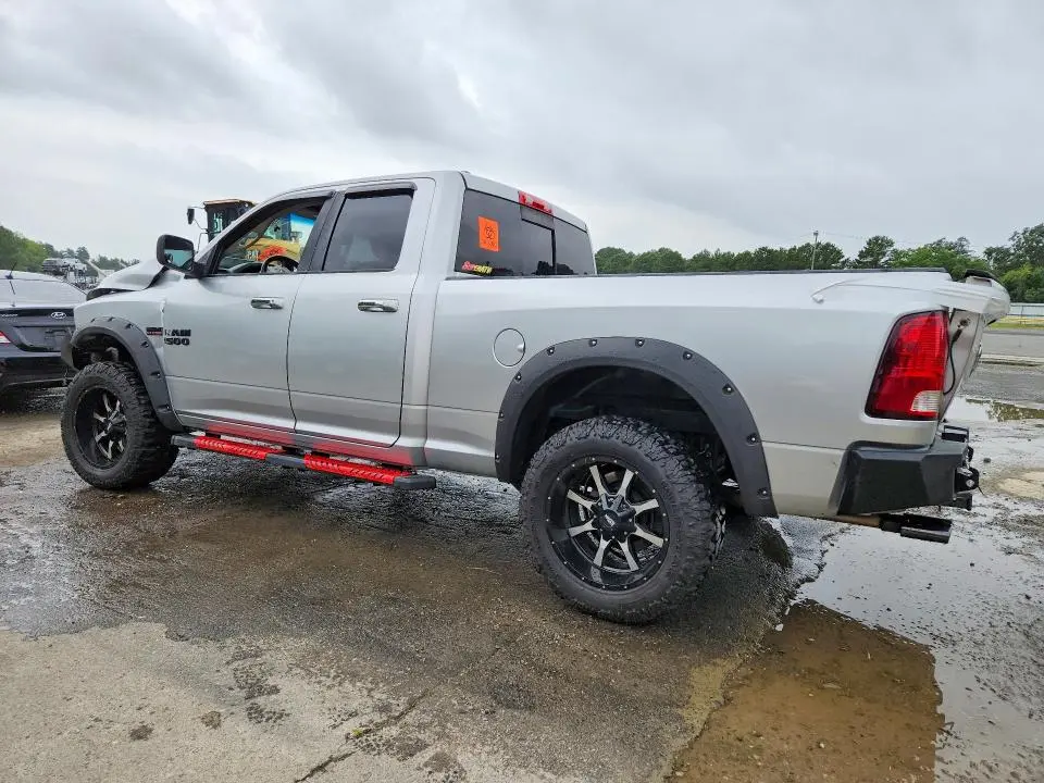 2017 RAM 1500 SLT  