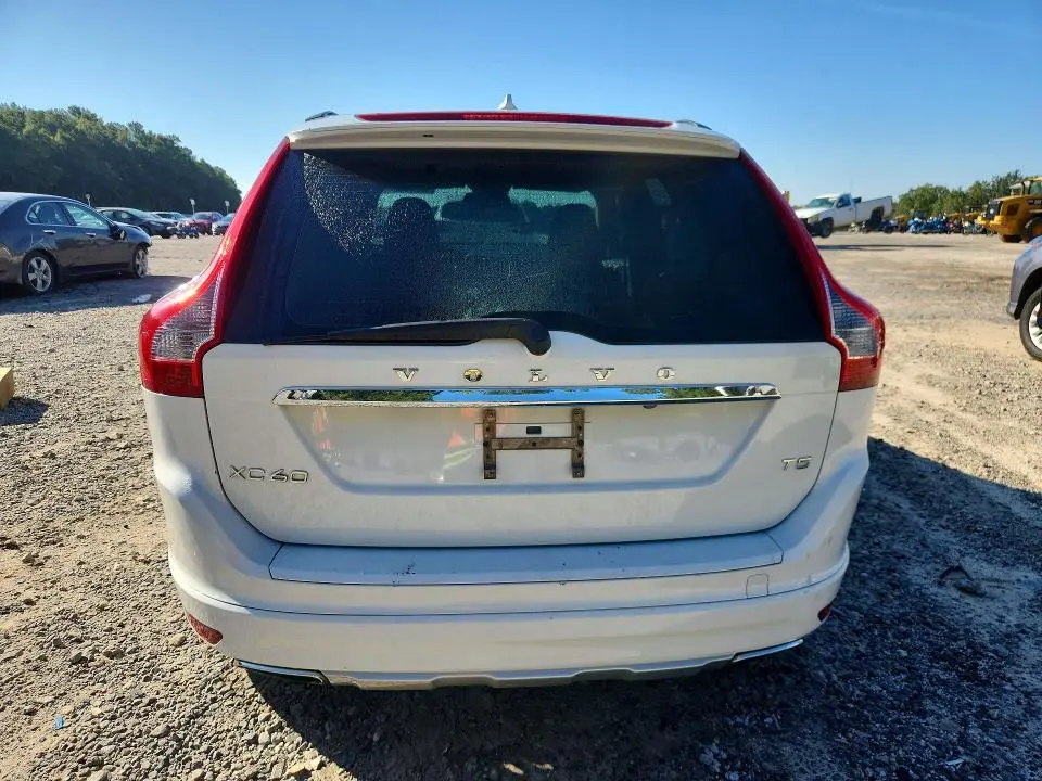2015 VOLVO XC60 T5  