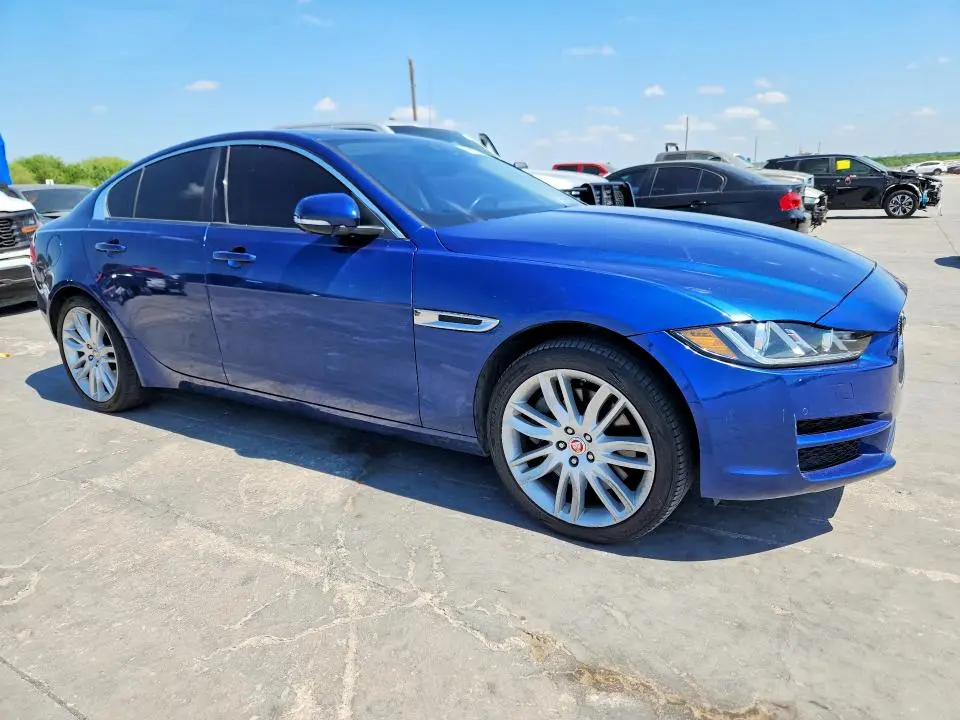 2017 JAGUAR XE PREMIUM  