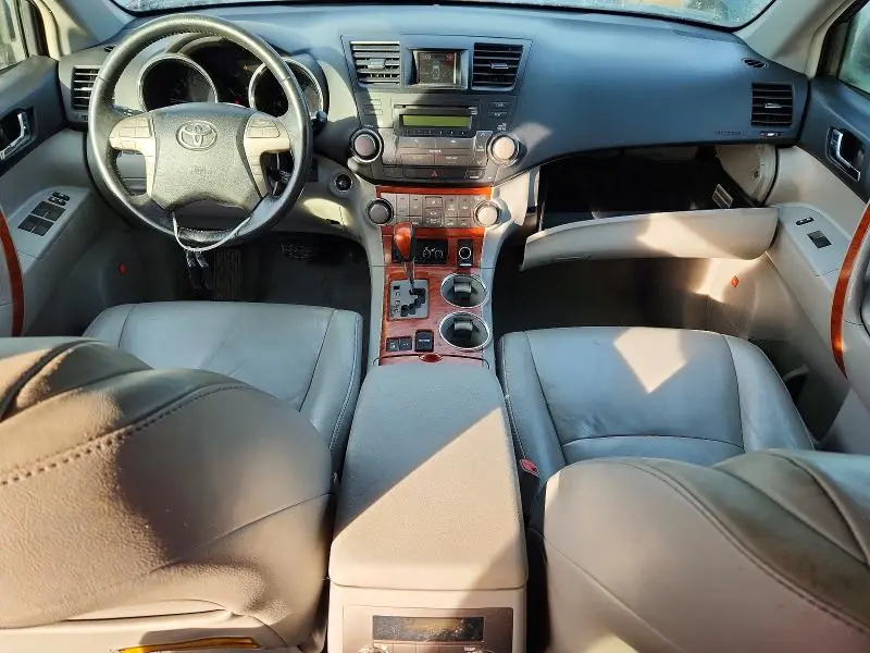 2010 TOYOTA HIGHLANDER LIMITED  