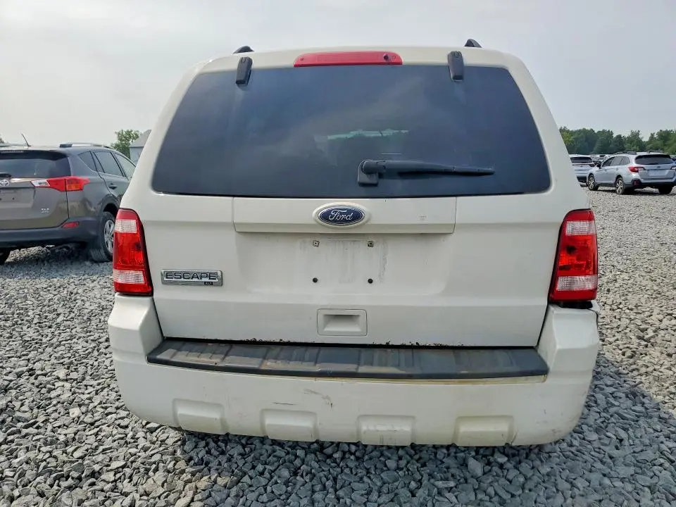 2010 FORD ESCAPE XLT  