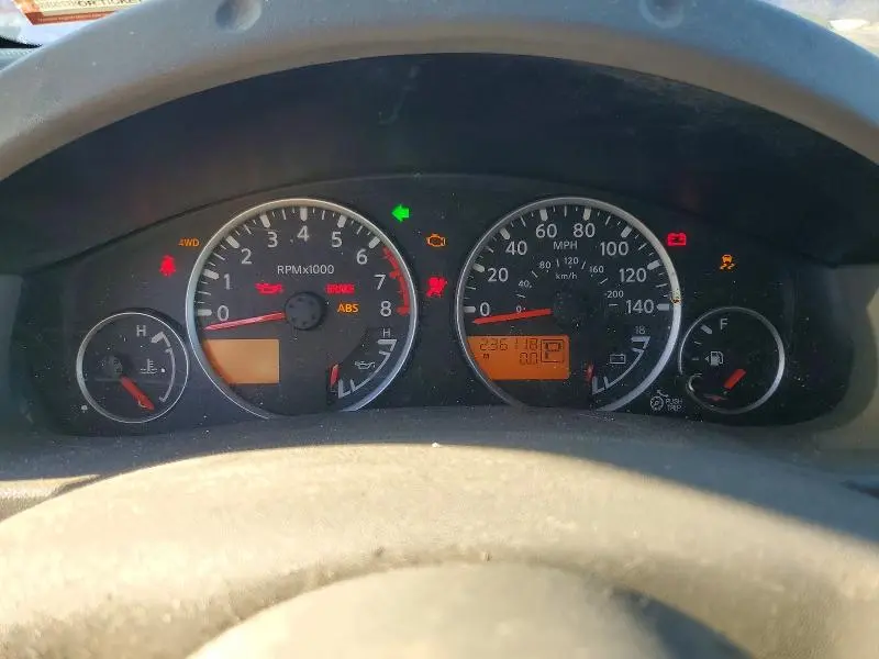 2014 NISSAN FRONTIER SL  
