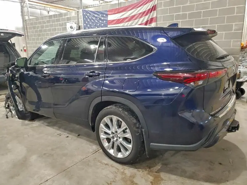 2024 TOYOTA HIGHLANDER LE  