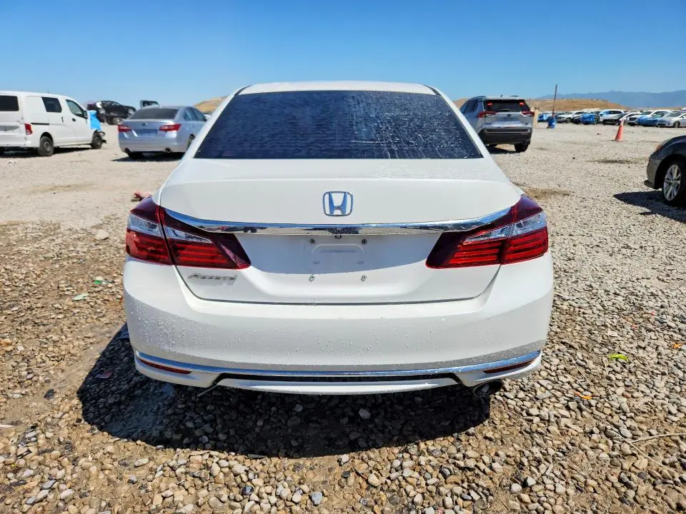 2017 HONDA ACCORD LX  