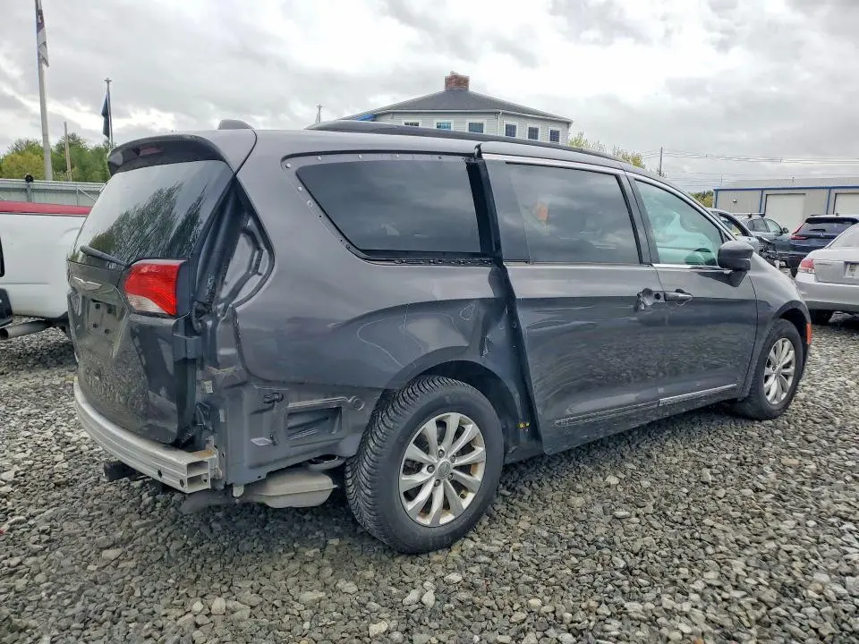 2017 CHRYSLER PACIFICA TOURING L  