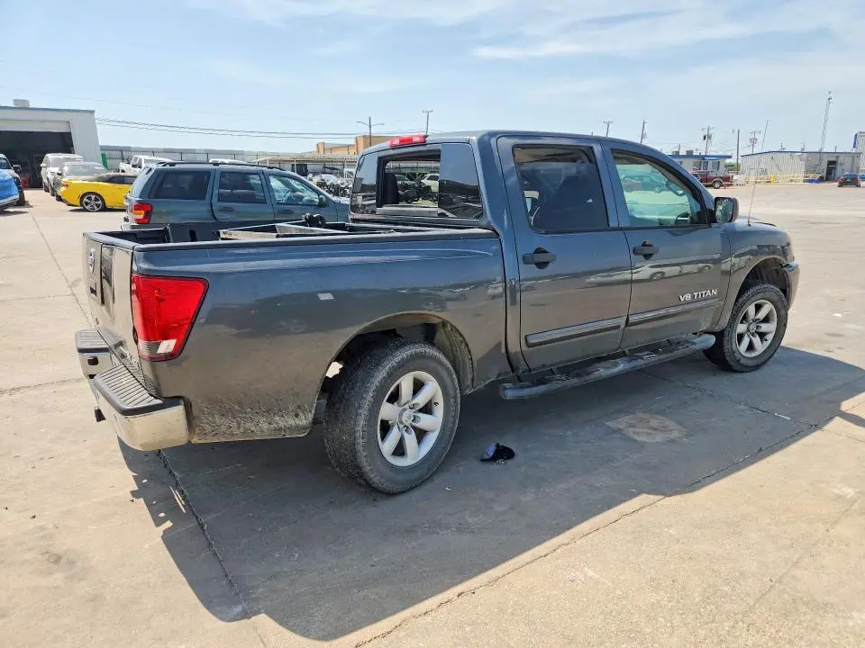 2012 NISSAN TITAN SV  