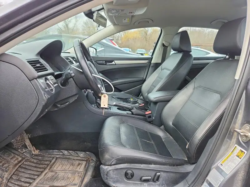 2015 VOLKSWAGEN PASSAT S  