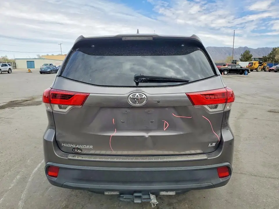 2018 TOYOTA HIGHLANDER LE PLUS  