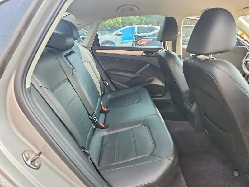 2012 VOLKSWAGEN PASSAT SE  