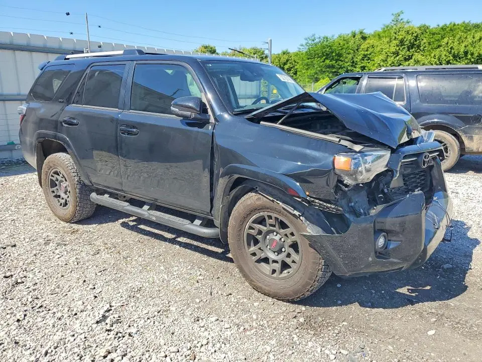 2022 TOYOTA 4RUNNER SR5 PREMIUM  