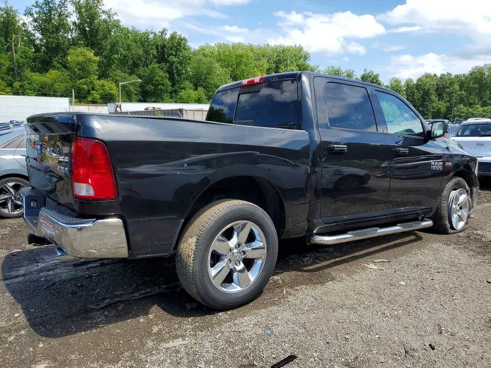 2017 RAM 1500 SLT  