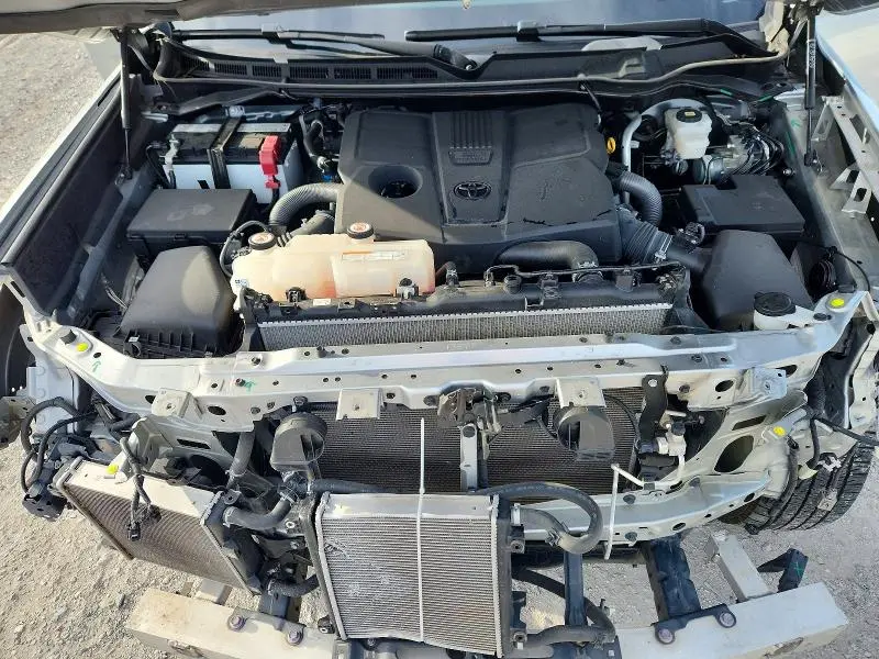 2022 TOYOTA TUNDRA SR5  