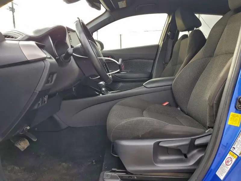 2019 TOYOTA C-HR XLE  