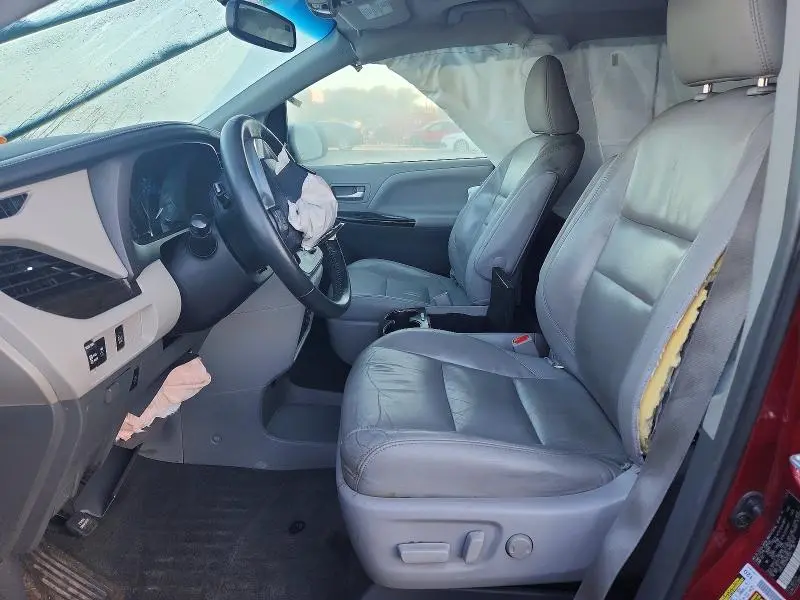 2017 TOYOTA SIENNA XLE 8-PASSENGER  
