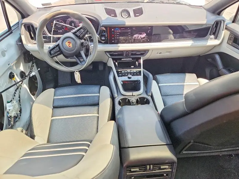 2024 PORSCHE CAYENNE COUPE  