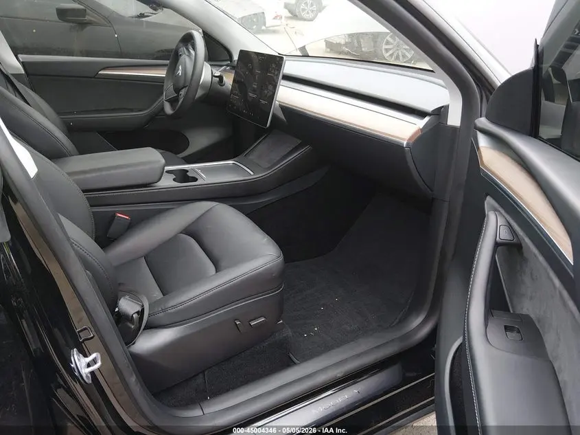 2024 TESLA MODEL Y LONG RANGE SINGLE MOTOR REAR-WHEEL DRIVE/RWD